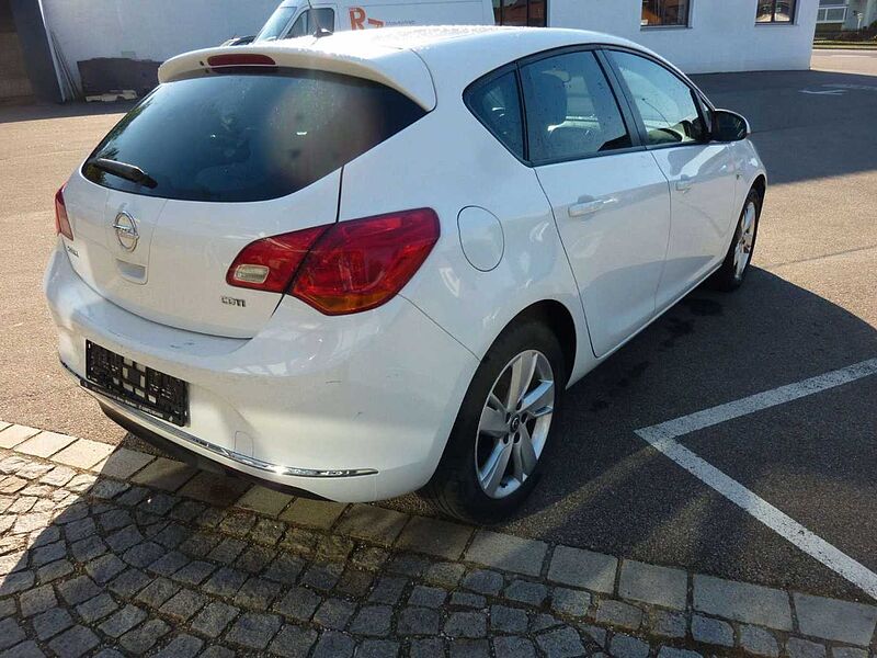 Opel Astra J Lim. 5-trg. Edition