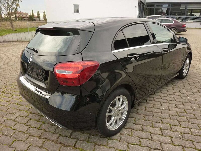 Mercedes-Benz A 180 A -Klasse A 180 Urban BlueEfficiency