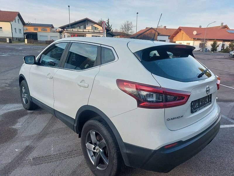 Nissan Qashqai 1,3 DIG-T Visia